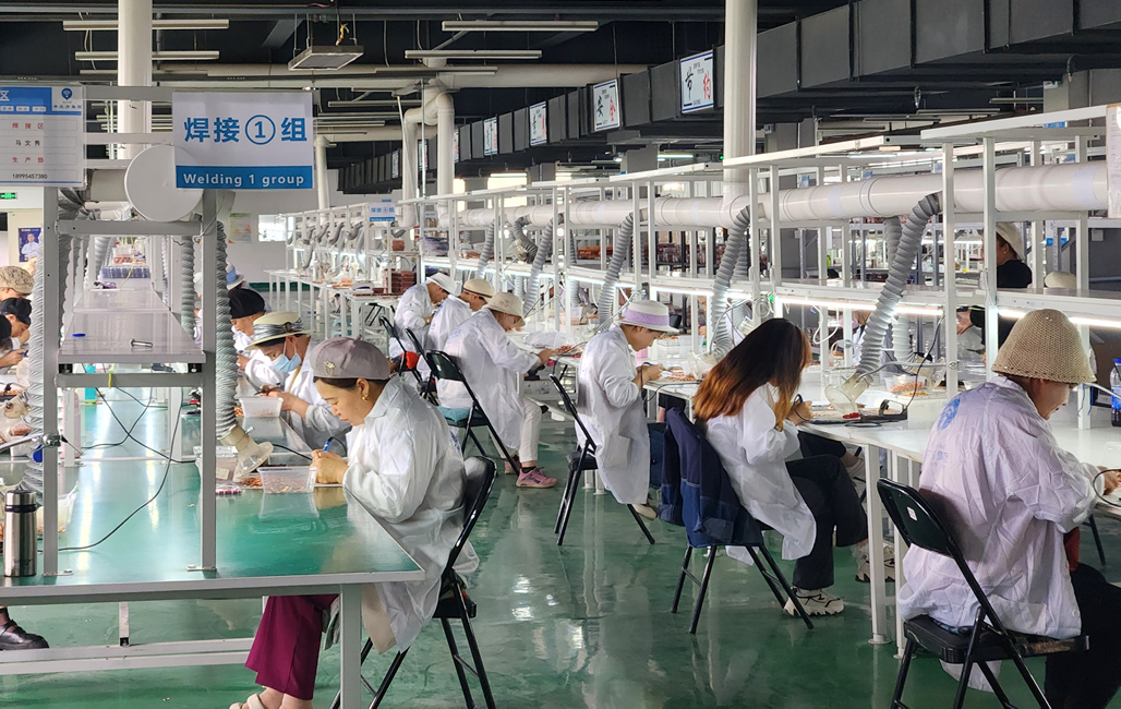 《寧夏日?qǐng)?bào)》:海原縣卡立方拓寬就業(yè)渠道讓群眾端穩(wěn)“飯碗” 《寧夏日?qǐng)?bào)》:海原縣卡立方拓寬就業(yè)渠道讓群眾端穩(wěn)“飯碗”