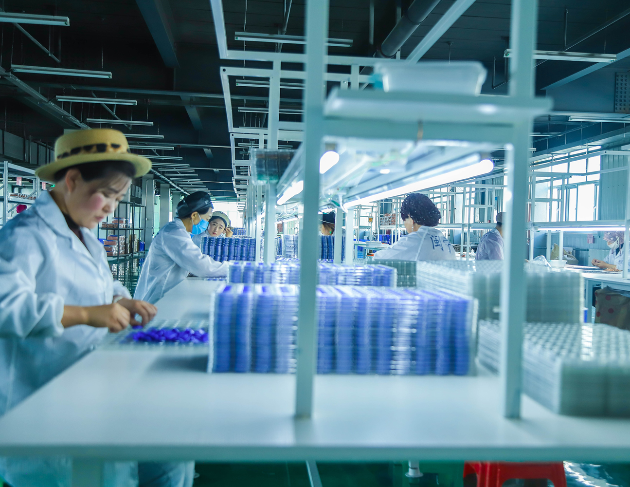 卡立方集團寧夏生產基地：NFC鑰匙扣領域的規?；c定制化標桿