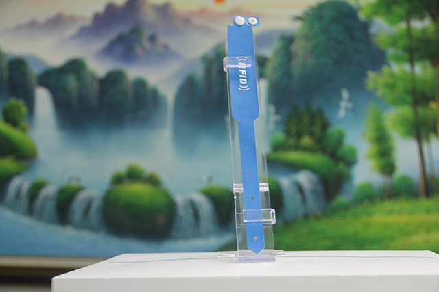 什么是磁條卡及磁條卡的基本原理 什么是磁條卡及磁條卡的基本原理